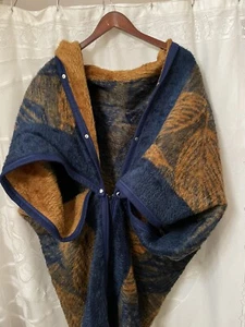 VTG Biederlack Snap Blanket Made in USA Reversible Leaf Pattern Art EUC CLEAN - Picture 1 of 5