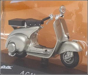Altaya 1/18 Scale #11 - 1953 Piaggio Vespa A.C.M.A. 125 - Met Pale Green - Picture 1 of 5