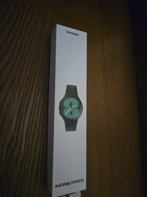 Samsung Galaxy Watch4 40mm Cassa di Alluminio, Cinturino Sportivo Nero, Orologio - Immagine 1 di 4