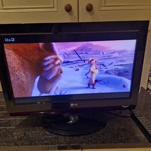 LG 26" 720p HD Plasma Television - Picture 1 of 11