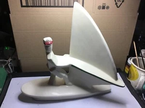 Art Deco Keramikfigur Of Man on Wind Surfer - Bild 1 von 6