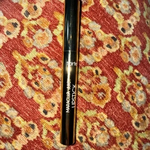 Lápiz labial jugoso Tarte Maracuyá en bonita peonía tamaño completo nuevo sin caja - Imagen 1 de 3