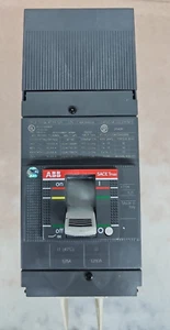 INTERRUPTOR AUTOMÁTICO ABB SACE TMAX XT1HU3125AYD000XXX 125 A 3P 480V - Imagen 1 de 5