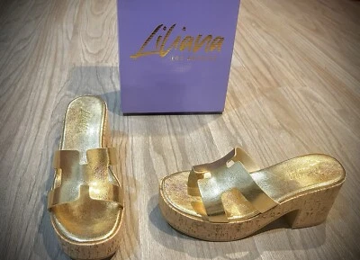 RARO Impresionantes sandalias de vestir doradas de tacón de corcho nuevas. Talla 8. Foto 1 de 2