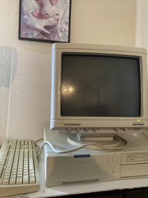 Gateway 2000 CrystalScan 1572 14" CRT Monitor Dell Optiplex 466 emachine READ - Image 1 of 4