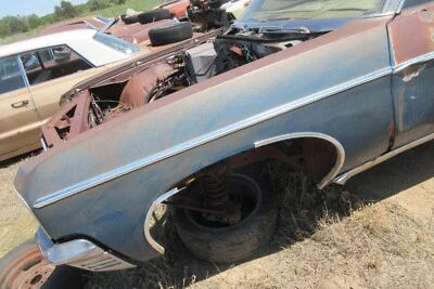 1970 Chevy Caprice LEFT FRONT FENDER MOLDING — 第 1/4 张图片