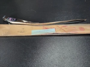 Mercedes-Benz W110 W111 W112 wiper arm right !!NEW!! !!OEM!! 1108200244 - Picture 1 of 8