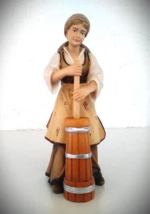 Maślarz wykonany z litego drewna rzeźbiony malowany pasuje do szopki Kostner 16cm - Zdjęcie 1 z 5