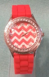Reloj Pulsera Silicona Sandía Blanco Chevron Cara Estrás Bisel Hebilla - Imagen 1 de 2