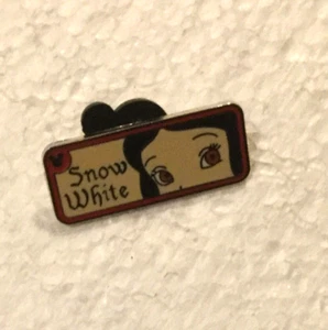 Disney Pin SNOW WHITE Princess Eyes - Picture 1 of 1