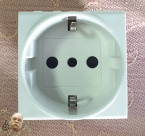 BTICINO LIVING LIGHT N4140 COME N4140/16 PRESA SCHUKO 16A ORIGINALE BIANCA UNEL - Foto 1 di 1