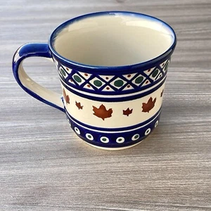Taza de cerámica Boleslawiec azul cobalto con hojas de arce esmalte de boca ancha - Imagen 1 de 7