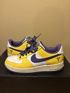 Nike Kobe Bryant Air Force 1 Talla 7 GS 09 (sin caja viene en un reemplazo aleatorio - Imagen 1 de 5