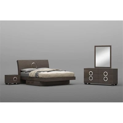 Juego de dormitorio Pemberly Row 4 piezas de madera California King en gris Foto 1 de 4