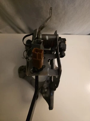 2021 NISSAN LEAF BRAKE STOP PEDAL W/ SENSOR OEM - Image 1 of 4