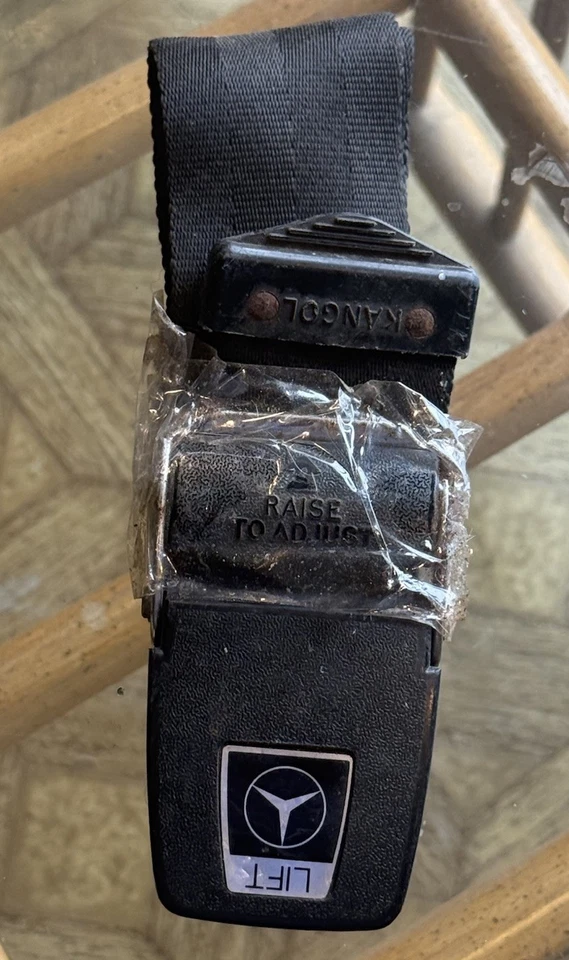 Receptor de cinturón de seguridad Mercedes Benz W111 Kangol 280SE 250SE 220S Foto 1 de 3