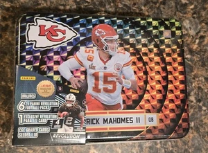 2025 PANINI REVOLUTION PATRICK MAHOMES VERSIEGELTE BROTDOSE DOSE KANSAS CITY CHIEFS - Bild 1 von 4