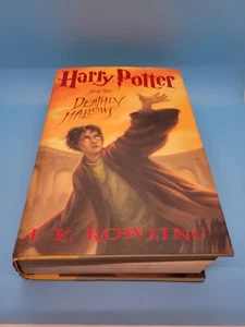 Harry Potter and the Deathly Hallows Hardcover 759 Pages First Edition July 2007 - Picture 1 of 4