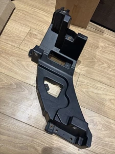 16-20 Tesla Model X Scheinwerfer Halterung vorne rechts Original 1043612-00-E REF G3E10 - Bild 1 von 7