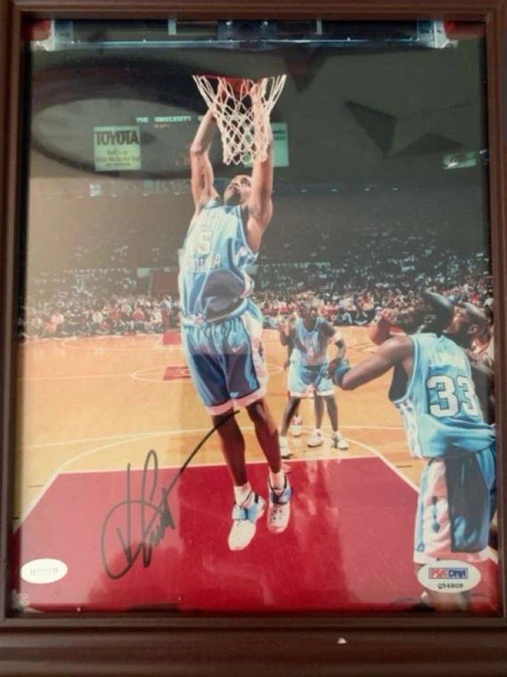 Póster firmado por Vince Carter PSA auténtico UNC TarHeels HOFer Foto 1 de 1
