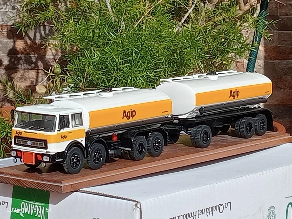 Camion/Truck  Fiat OM 180 autotreno AGIP  De Agostini n0 GILA Ixo Altaya  1/43  - Immagine 1 di 4