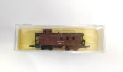 N Scale Life Like AT & SF Caboose 7710 1951 - Image 1 of 4