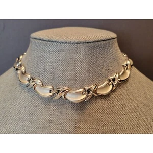 Gargantilla Collar Trifari Vintage Años 60 Tono Plateado Satinado y Brillante Hoja Eslabón Joyero - Imagen 1 de 7