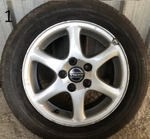 9173713 Volvo 4 Cerchi Lega 15" V70 e altre 5 fori COMPLETI DI GOMMEcome da foto - Foto 1 di 15