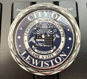 UNUSUAL Lewiston, Maine ME Police CANINE K-9 Large-Sized CHALLENGE COIN - Picture 1 of 8