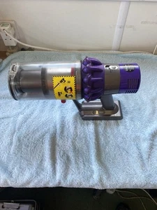 Dyson V10 Sv12 main Body With Battery +dust Bin and Filter - Picture 1 of 8