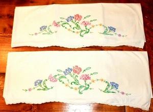 Pair/Standard VTG Pillowcases Hand Embroidered 20x30 Floral Never Used - Picture 1 of 2