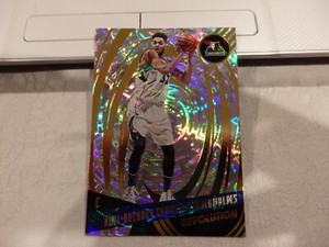 2016-17 Panini Revolution Karl-Anthony Towns #89 Fractal