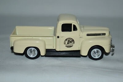 Ford F-1 Lionel Railroad Club Milwaukee DiCast Yat Ming Road Signature 1:43 1948 Foto 1 de 3
