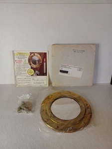 Oblò nautico vintage 1981 in ottone con vetro a specchio. NOS!! Larghezza 7 pollici. - Foto 1 di 4
