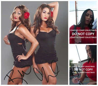 Foto firmada por Nikki & Brie The Bella Twins WWE 8x10 certificado de autenticidad prueba exacta autografiada Foto 1 de 2