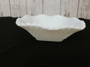 Vintage weiß Milchglas Diamond Point Quadrat Süßigkeiten Nuss Schmuck Schale Edel! - Bild 1 von 11
