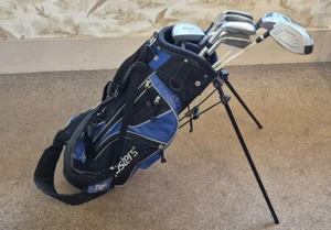 Set of childs golf clubs. Full set including drivers, irons, putter, Balls & T's - Picture 1 of 14