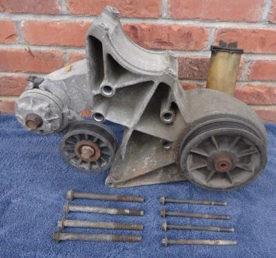 Bomba de dirección asistida y soporte de aire acondicionado Ford F250 F350 1993 7,5 L 460 OEM usado 88-97 Foto 1 de 4