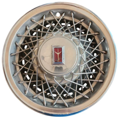 1980-1984 Oldsmobile Delta 88, Custom Cruiser, and Ninety-Eight 98 Wire Hubcap - Image 1 of 4