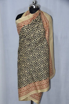 Venta al por mayor Sarong de algodón estampado único a mano, envoltura de playa, bufanda larga Foto 1 de 4