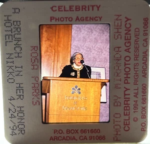 Foto diapositiva original de 35 mm de agencia de fotos de celebridades de Rosa Parks 1994 NAACP - Imagen 1 de 2