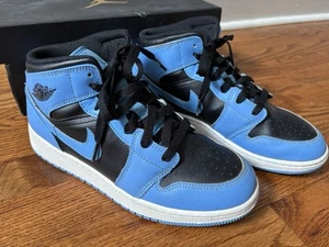 Nike Air Jordan 1 Mid University Blue Black Youth Boy’s 7 - Picture 1 of 8