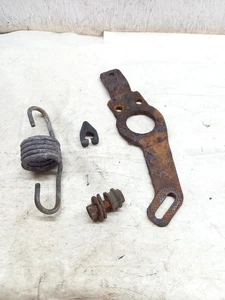 VW Golf 2 LAB Halter Lastabhängiger Bremsverteiler Halterung Feder Plastelager - Bild 1 von 3