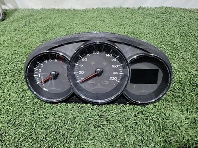 2011 Renault Fluence SM3 Instrument Clusters 250450023R - Image 1 of 4