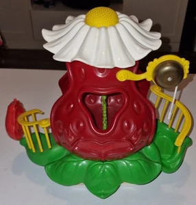 1982 Strawberry Shortcake , Emily Erdbeer , Spielhaus , Berry Deposit , Kenner - Picture 1 of 14