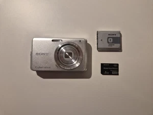 Sony Cybershot DSC-W180 10.1 MP Digitalkamera Silber Kompakt Getestet ✅ - Bild 1 von 6