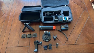 gopro hero 10 black bundle - Image 1 of 2