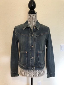 NEU OHNE ETIKETT DAMEN GR. M LEVIS BAUMWOLLE/ELASTHAN LANGARM JEANSJACKE SCHMETTERLINGSDETAIL - Bild 1 von 6