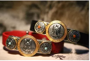 A24 Armband Tierkreiszeichen Hund roter Achat Türkis Silber 925 buddhistisch - Bild 1 von 1