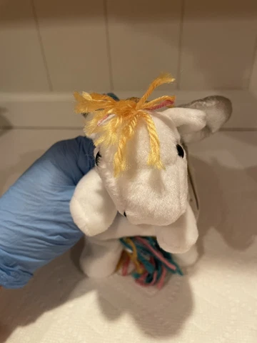 1998 KENTUCKY DERBY FESTIVAL PEGASUS PRIDE PLUSH BEANIE HORSE LIMITED DOB 1-1-98 Cover